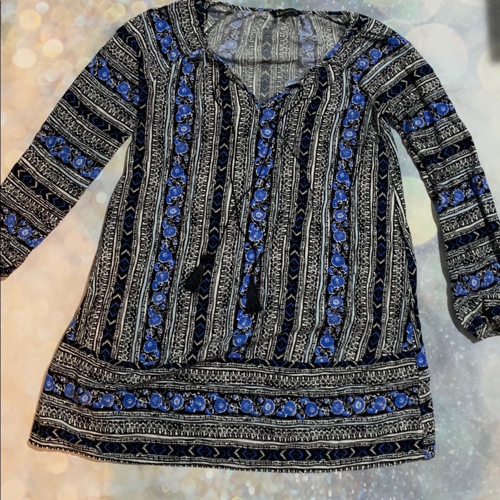 Express blouse. Gently used. Great condition.